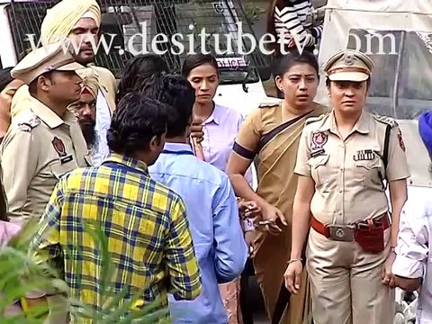 Choti Sardarni Sarabjeet comes to rescue of Meher & Jagga सरबजीत मैहर को पुलिस से बचाते हैं