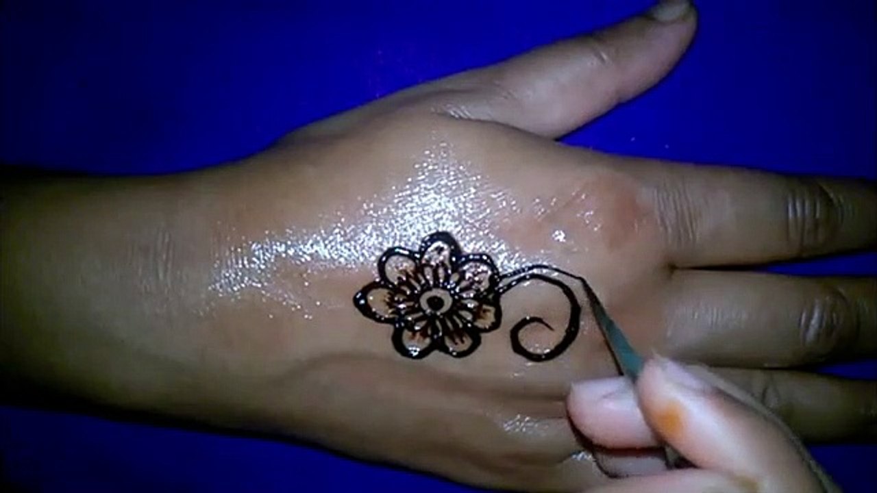 BEST mehndi designs for kids- latest mehndi designs for hands beautiful kids