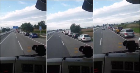 Quando vão estes automobilistas perceber que não há motivo para estarem na fila?
