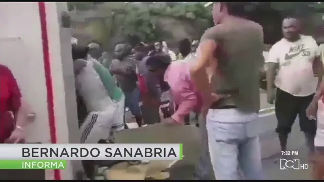 La reacción de un conductor al ver reparado su camión, luego de ser víctima de saqueo