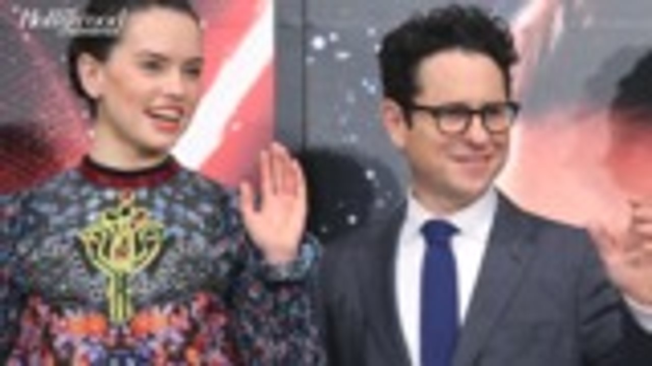 Daisy Ridley on Original Rey Kenobi Plot in 'Star Wars' | THR News