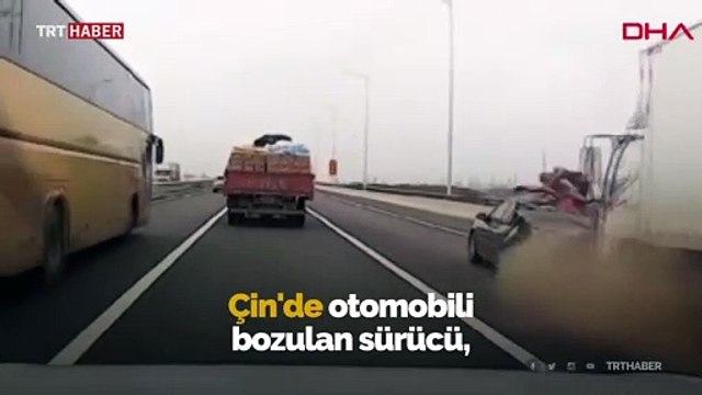 Aracından inen sürücü uçarak kamyona çarptı