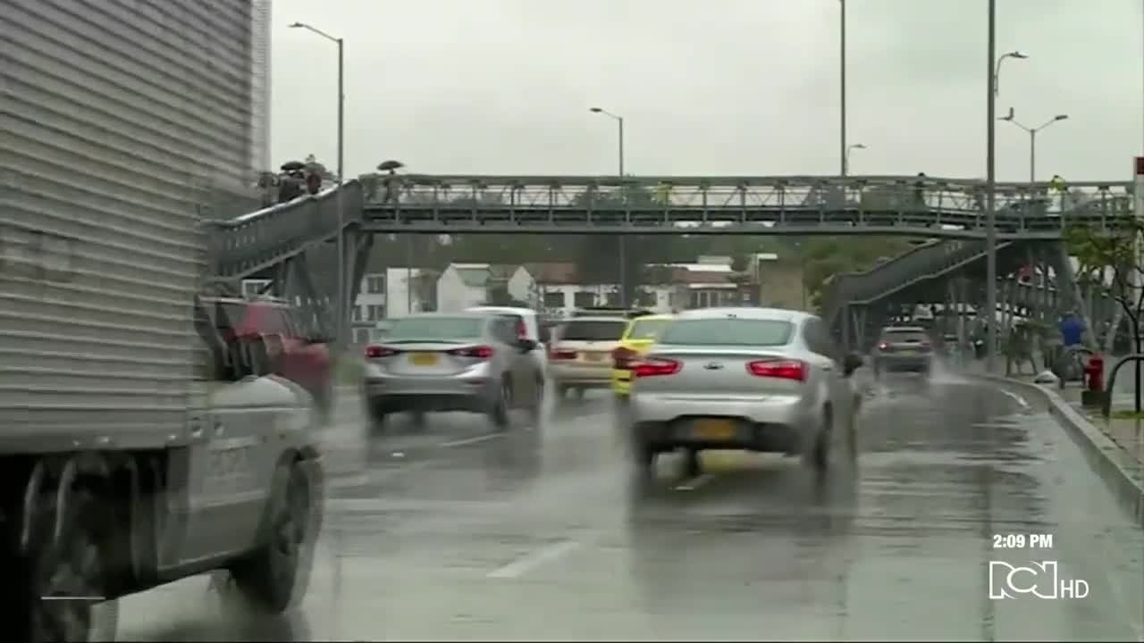 Lo que debería tener en cuenta si va a conducir en medio de la lluvia