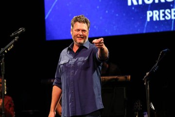 Okie Blake Shelton Buys Texas Teacher Her School Supplies After She Tweets for Some Help