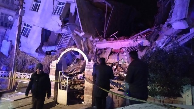 Asciende a 18 el número de muertos por terremoto en Turquía