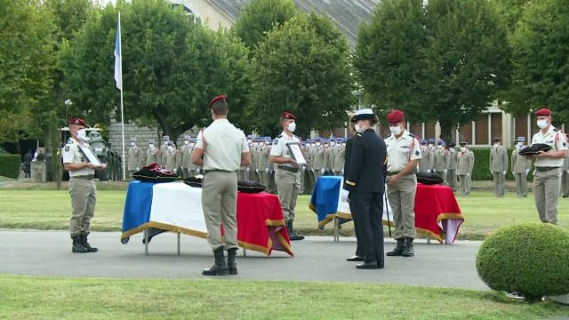 Émue, Florence Parly rend hommage aux deux soldats tués au Mali