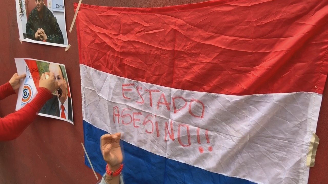 Protesta en Buenos Aires en repudio por asesinato de niñas argentinas en Paraguay