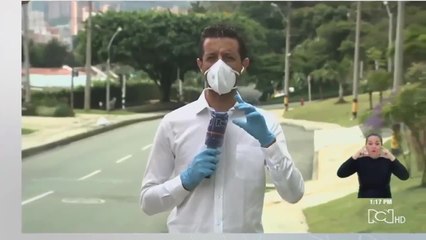 Joven en Medellín creó tapabocas transparentes para comunidad sorda