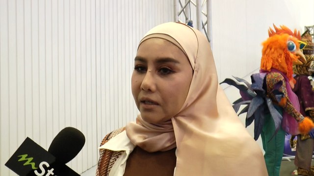 Suka tengok aksi manja Ella, tak fake! Katanya rakaman ‘Next To Neelofa’ memang jadi diri sendiri