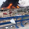 Beirut: incendio al porto, gigantesca colonna  di fumo