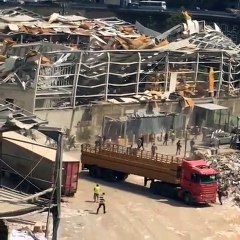 Paura a Beirut, maxi incendio al porto