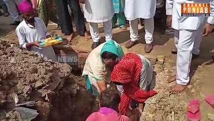 ਪਾਪੜ ਵੇਚਣ ਵਾਲੇ ਗੁਰਸਿੱਖ ਬੱਚੇ ਦੀ ਸਿੱਖ ਜਥੇਬੰਦੀਆਂ ਨੇ ਫੜੀ ਬਾਂਹ, ਬਣਾਉਣਗੇ ਘਰ