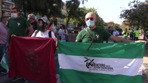 Distintas manifestaciones se concentran a las puertas del Parlamento de Andalucía
