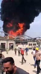 فيديو: مشهد محزن لهروب العاملين في مرفأ بيروت بعد الحريق الجديد