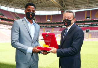 GSYİAD'dan Ryan Donk’a yılın sporcusu ödülü
