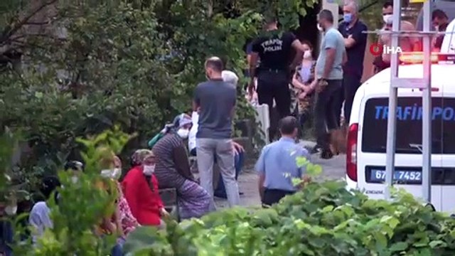 9 yaşındaki çocuk elbise dolabında boynundan asılı halde buldu