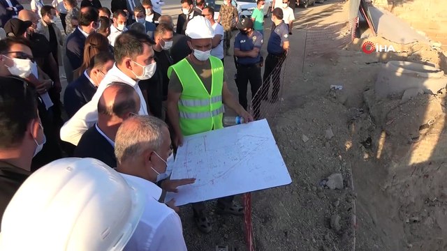 Bakan Kurum, 10 gün sonra hak sahiplerine verilecek konutları inceledi