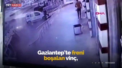 Freni boşalan vinç merdivenlere çarparak durabildi