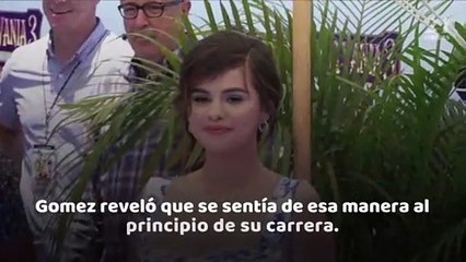 Selena Gomez  afirma que sintió presión para 'mostrar algo de piel'