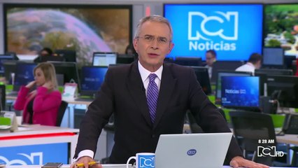 Robot desinfecta los cuartos de una clínica en Medellín