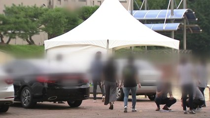 [뉴스라이브] 9일째 신규확진자 100명대...정부, 2.5단계 재연장 '고심' / YTN