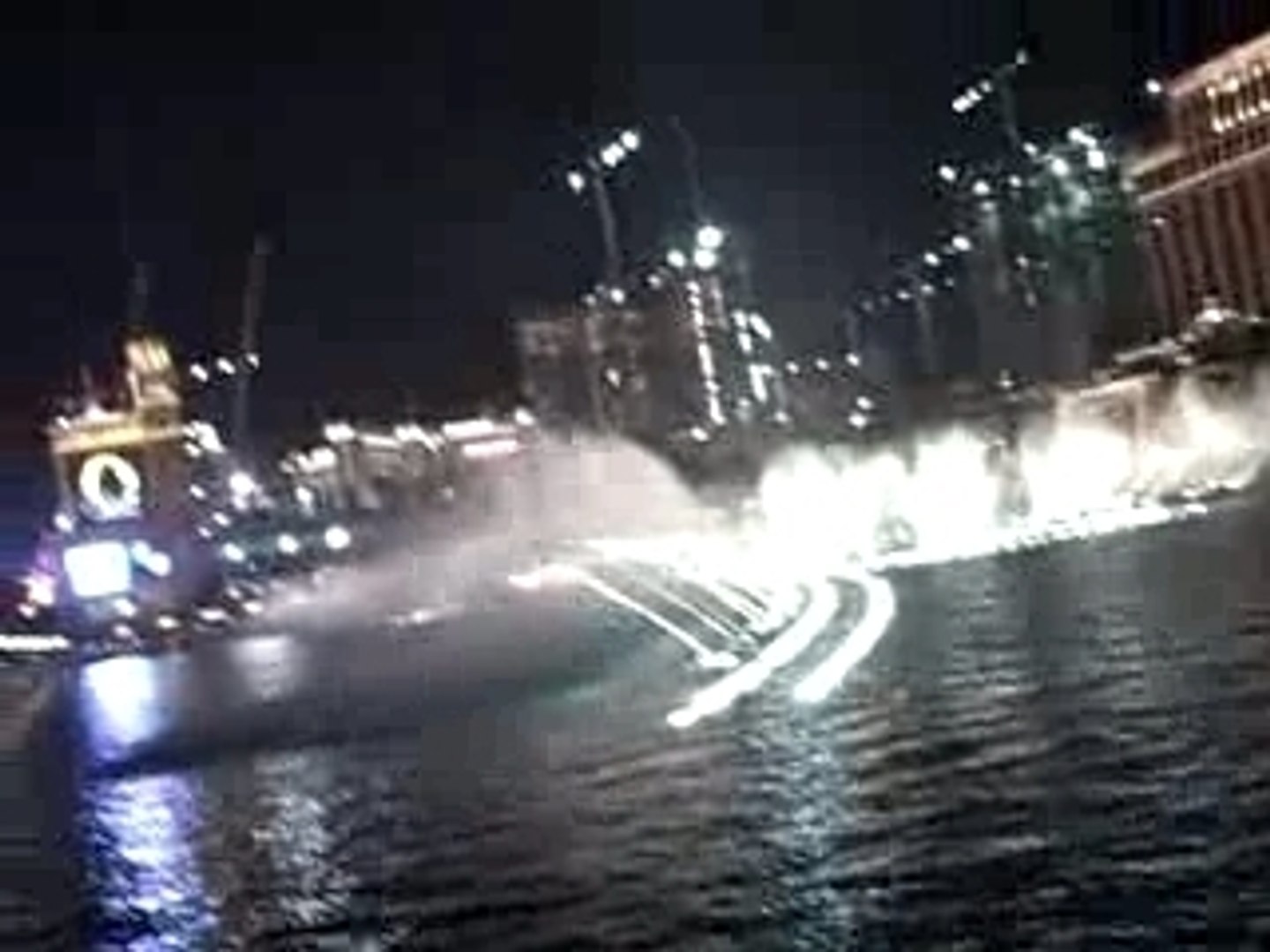 ⁣Cooll water show in Las Vegas
