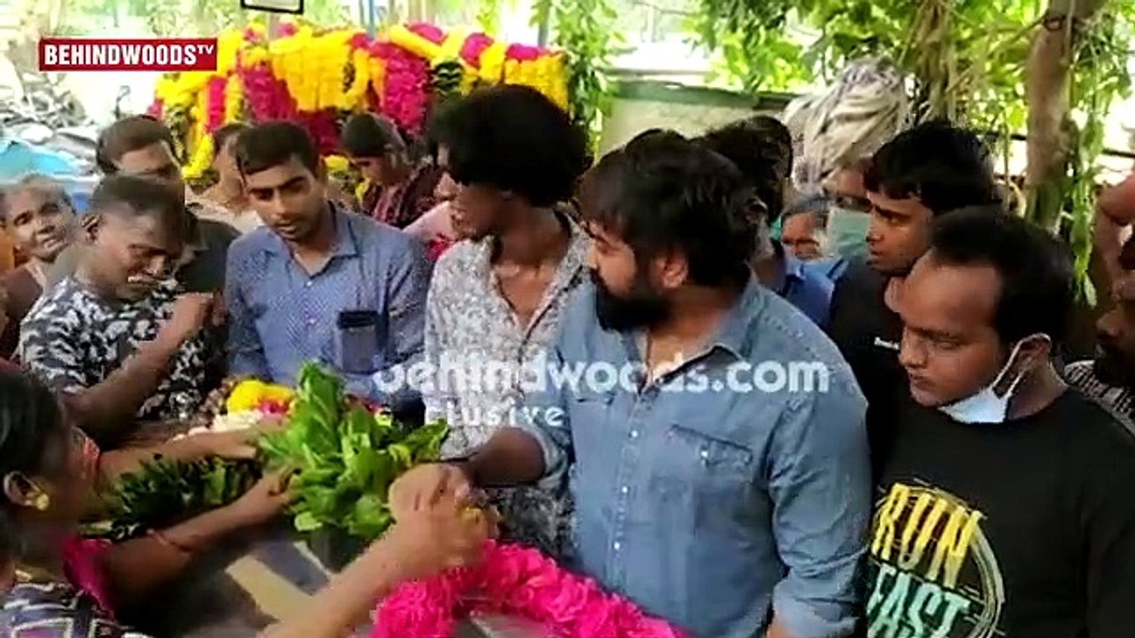 Actor vijay sethupathi pays his last respect to vadivel balaji
