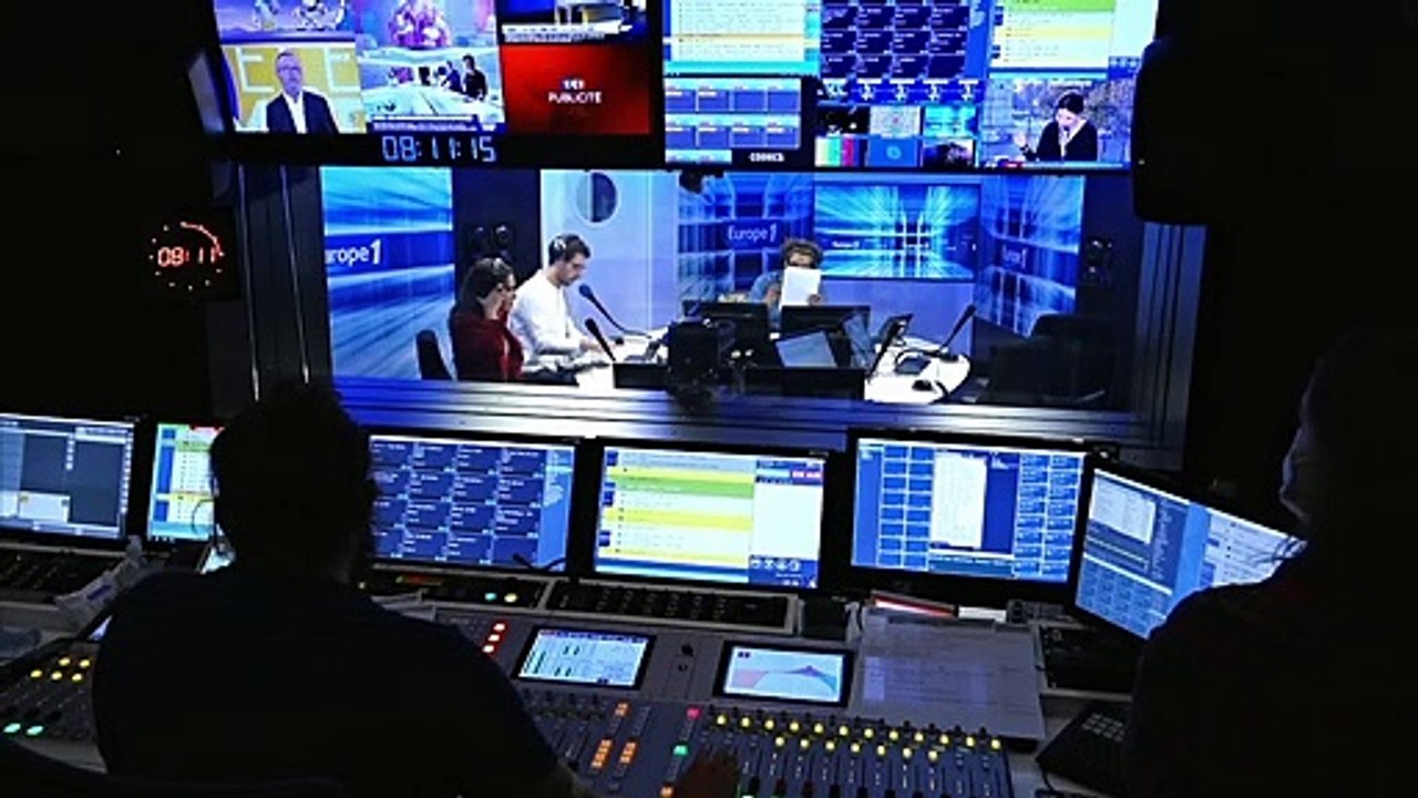 VIDEO - Nicolas Sarkozy crée la polémique en associant les mots "nègres" et "singes"