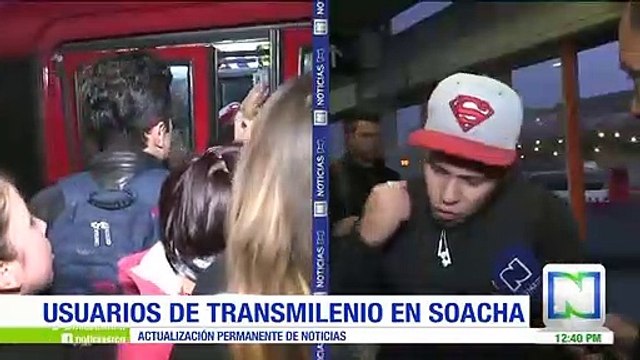 Soacha: usuarios de Transmilenio enfrentan empujones y robo de celulares