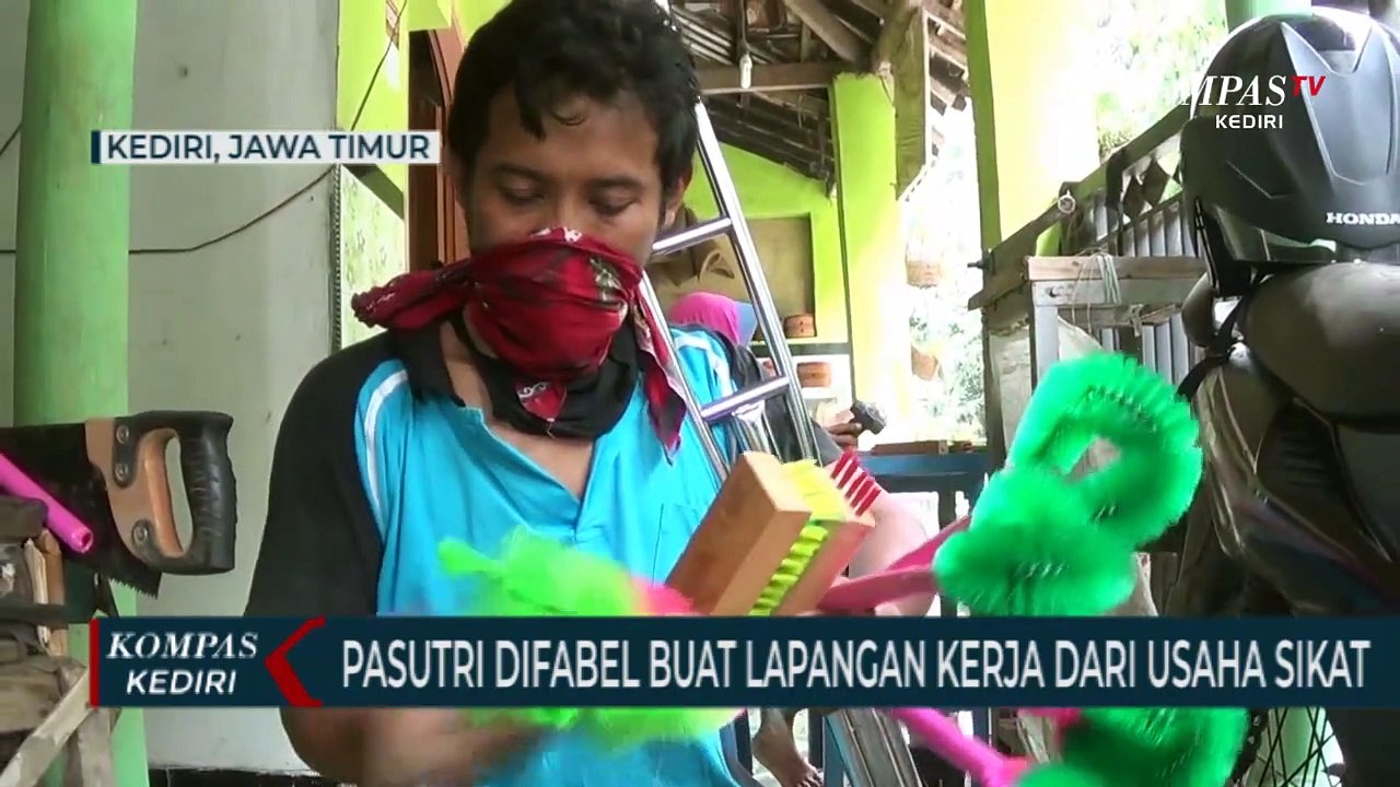 Pasutri Difabel Cipatakan Lapangan Kerja Dari Usaha Sikat Lantai