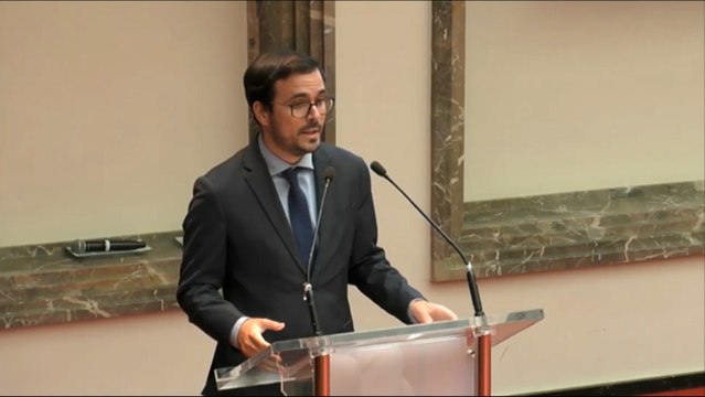 Garzón llama la atención sobre los abusos y fraudes de los 902