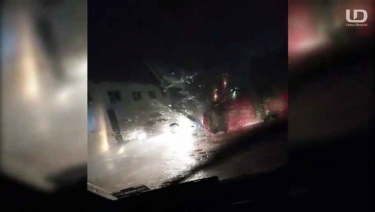 Video: ‘¡Pónganse abusados la lluvia es fuerte y un carro se acaba de voltear!’; Así se viven las lluvias en Mazatán