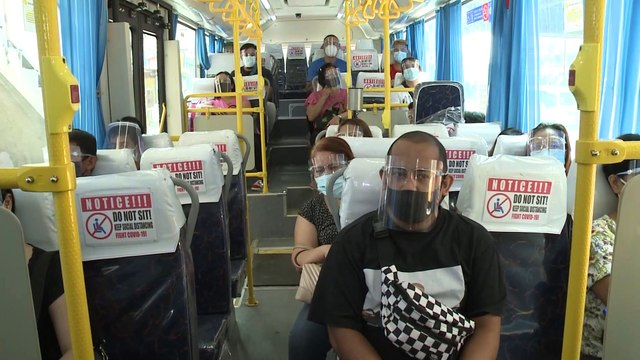 Layo ng physical distancing sa public transportation, nakatakda sanang iklian sa Lunes; Gayunman, ibabatay pa ito sa mapagdedesisyunan sa pulong ng DOTr, DOH, EDC at IATF.