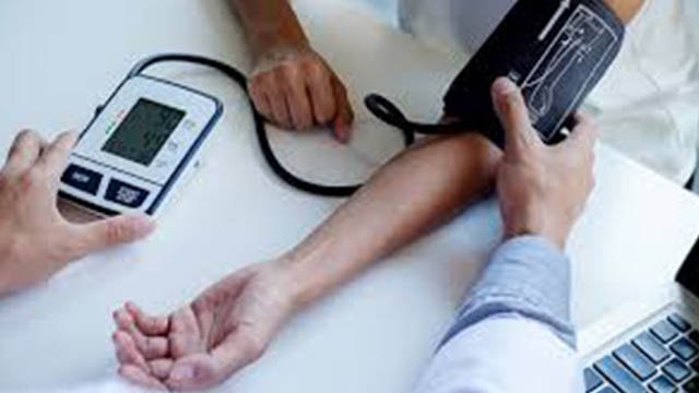 बीपी लो होने पर जरुर ये चीजें खाएं, जानें घरेलू उपाय | BP Low Home Remedies | Boldsky