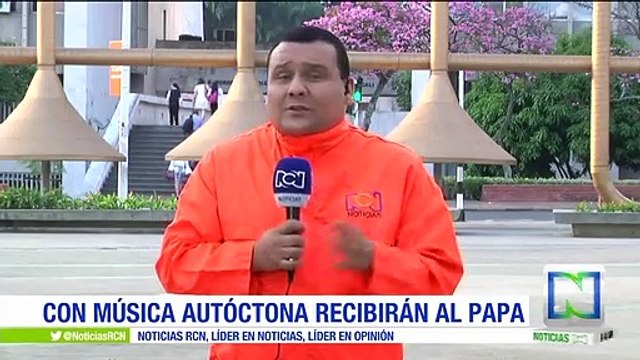 Bailarines de folclor colombiano recibirán al papa al ritmo de la cumbia en Bogotá