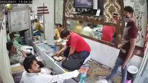 मास्क पहन हाथ पर लगाया सेनेटाइजर, फिर तमंचे की नोक पर 30 सेकेंड में 40 लाख की लूट