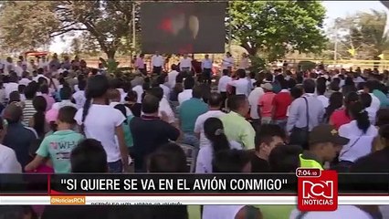 "Que vaya, si quiere se va en el avión conmigo", invitación de Santos a Uribe