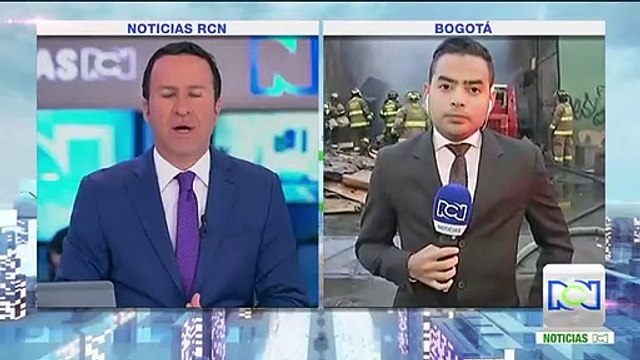 Bomberos controlan incendio de bodega en el centro de Bogotá