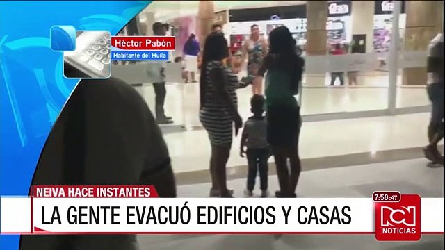 Habitantes de Colombia, Huila, permanecen a las afueras de sus viviendas tras sismo