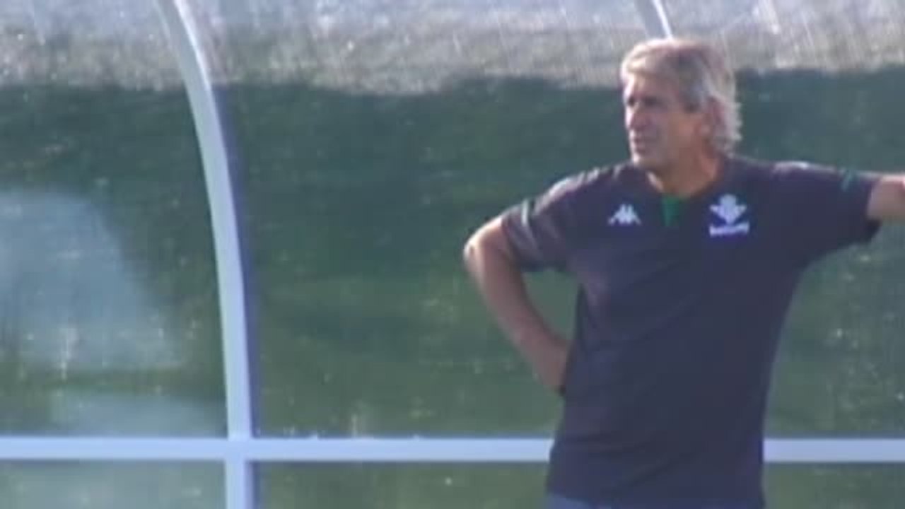 Pellegrini: "No puede ser que a tres días del primer partido cambien la hora y el día"