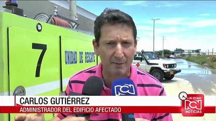 Aguacero en Neiva dejó 35 vehículos bajo el agua en un parqueadero