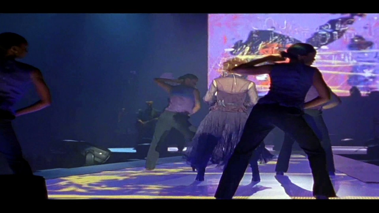 Mylène Farmer (live) — “Désenchantée” ↔ (De Mylène Farmer : Avant que l'ombre... À BERCY / 2006)