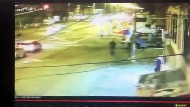 Impactante: así fue el choque en el que una buseta terminó contra una panadería