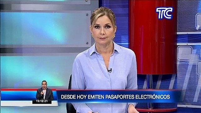 Ecuador inició la emisión de pasaportes electrónicos, el presidente Lenín Moreno fue la primera persona en recibir el documento