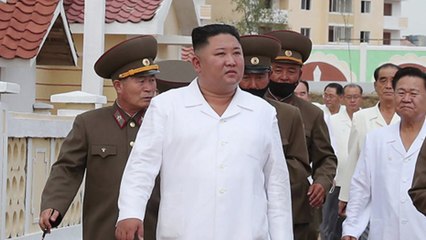 김정은, 복구 끝난 황해북도 강북리 현지지도...인민군 치하 / YTN