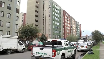 Investigan la muerte de un policía y sus dos hijos en un apartamento en Bogotá