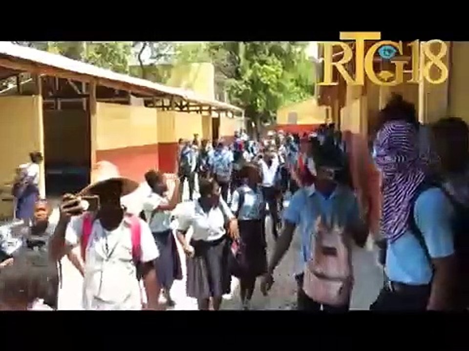 Elèv ki sòti nan plizyè lise nan kapital la rantre nan lòt lise fòse elèv kite lekòl pou pran lari