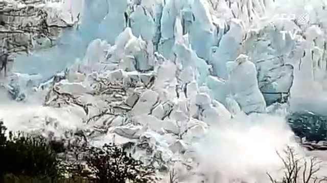 Así fue el desprendimiento de un arco del glaciar Perito Moreno en Argentina