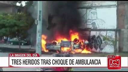 Tres personas lesionadas por volcamiento e incendio de ambulancia en Cali