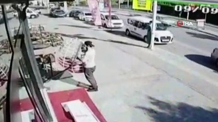 Merakı pahalıya patladı, o anlar kameraya böyle yansıdı